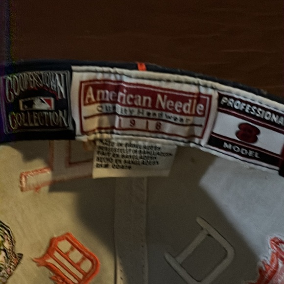 1980’s Detroit Tigers jersey!! Large. Absolutely beautiful MLB jersey and hat! - Picture 8 of 8